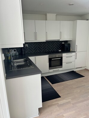 Private kitchen - Les Vacation Homes, perfect for Oslo visit, Osl airport and hiking. (Holter)