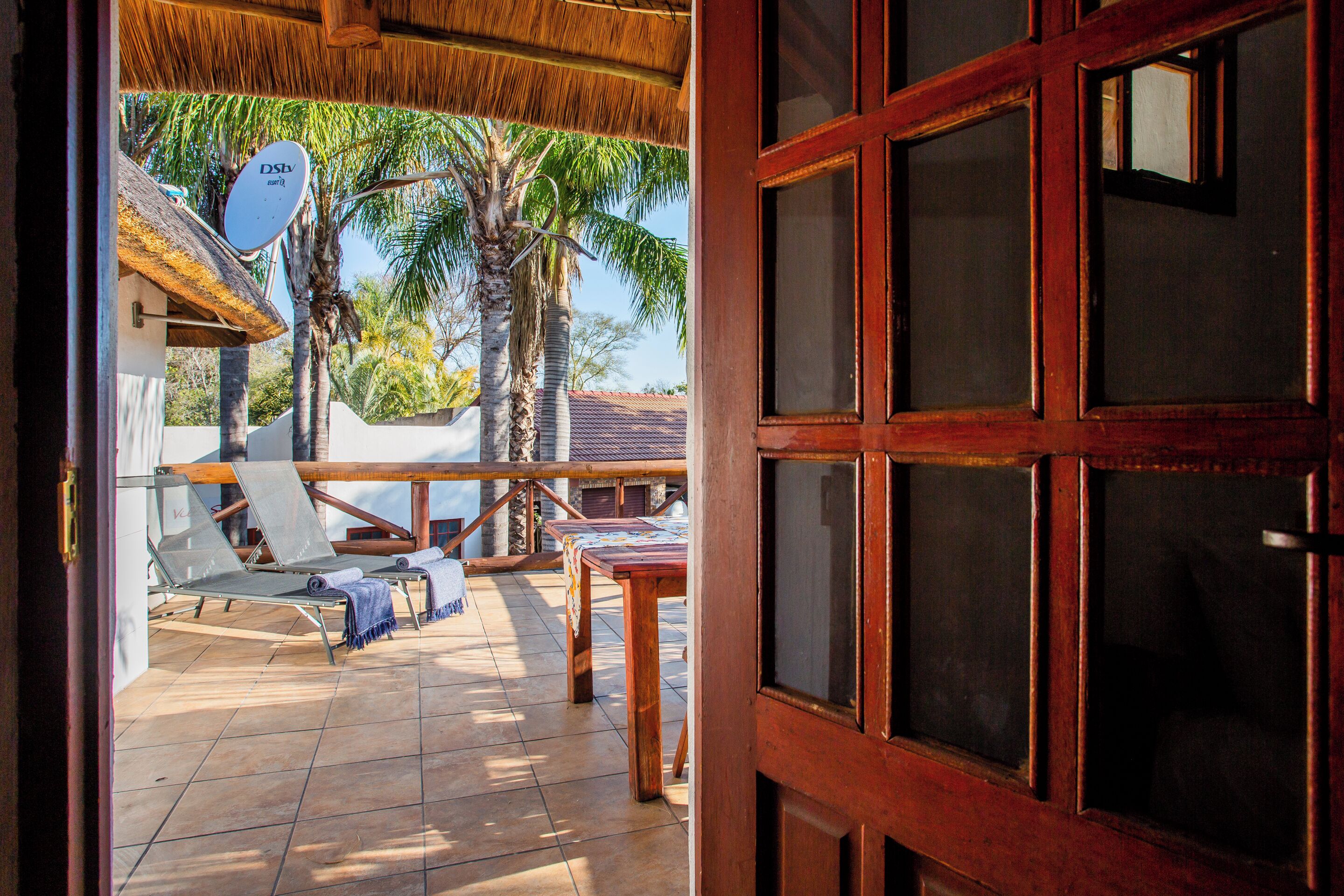 Presidentiële kamer, uitzicht op tuin | Terras