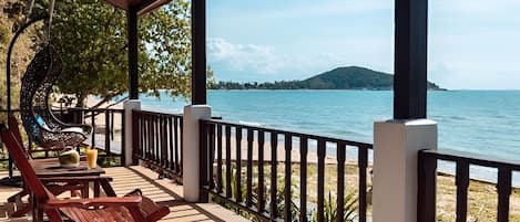 スーペリア ダブルルーム オーシャンビュー | デスク、WiFi (無料)、ベッドシーツ