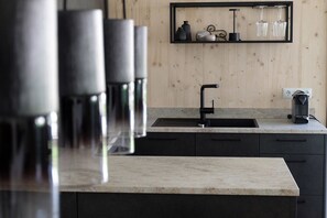 Kühlschrank, Ofen, Herdplatte, Geschirrspüler