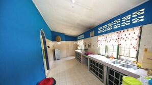 Apartment, 4 Bedrooms | Laptop workspace, free WiFi, bed sheets - OYO 90990 Sri Tempurung Homestay (Chukai)