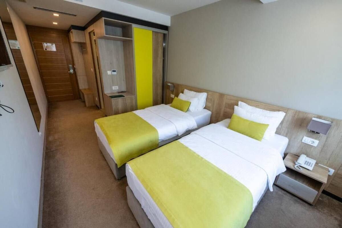 Basic-Zweibettzimmer | Betten mit Memory-Foam-Matratzen, Minibar, kostenloses WLAN