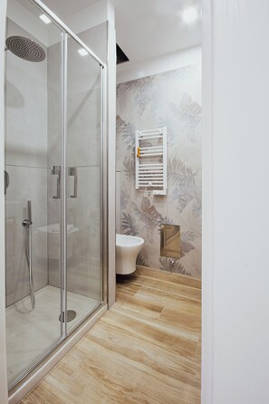 Comfort-Doppelzimmer | Badezimmer