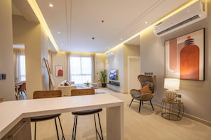 Luxury Apartment A7 - Bohemian | Vardagsrum | Tv