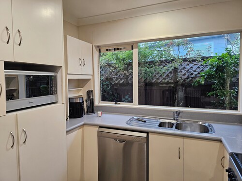 Awsome Prime Location Town House with Heated Spa nearby lake taupo & CBD