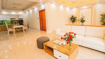 Family Apartment, 2 Bedrooms, Kitchen | Living area