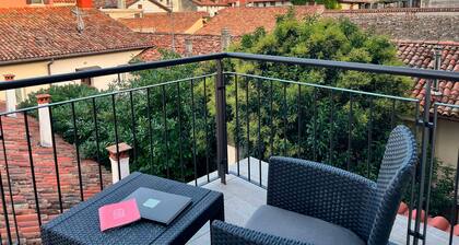 Appartamento in un Palazzo Storico con Terrazzo e Vista Panoramica su Cividale