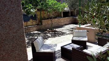 House (Stone House Oreb - Two Bedroom Holida) | Terrace/patio