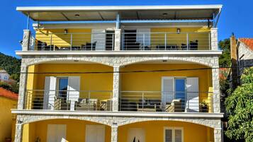 Apartment (Modern One Bedroom Apartment with Bal) | Aussenbereich