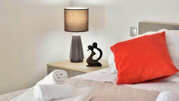 Apartment (Modern One Bedroom Apartment with Bal)