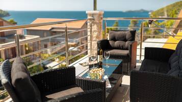 Apartment (Comfort One Bedroom Apartment with Ba) | Balcony