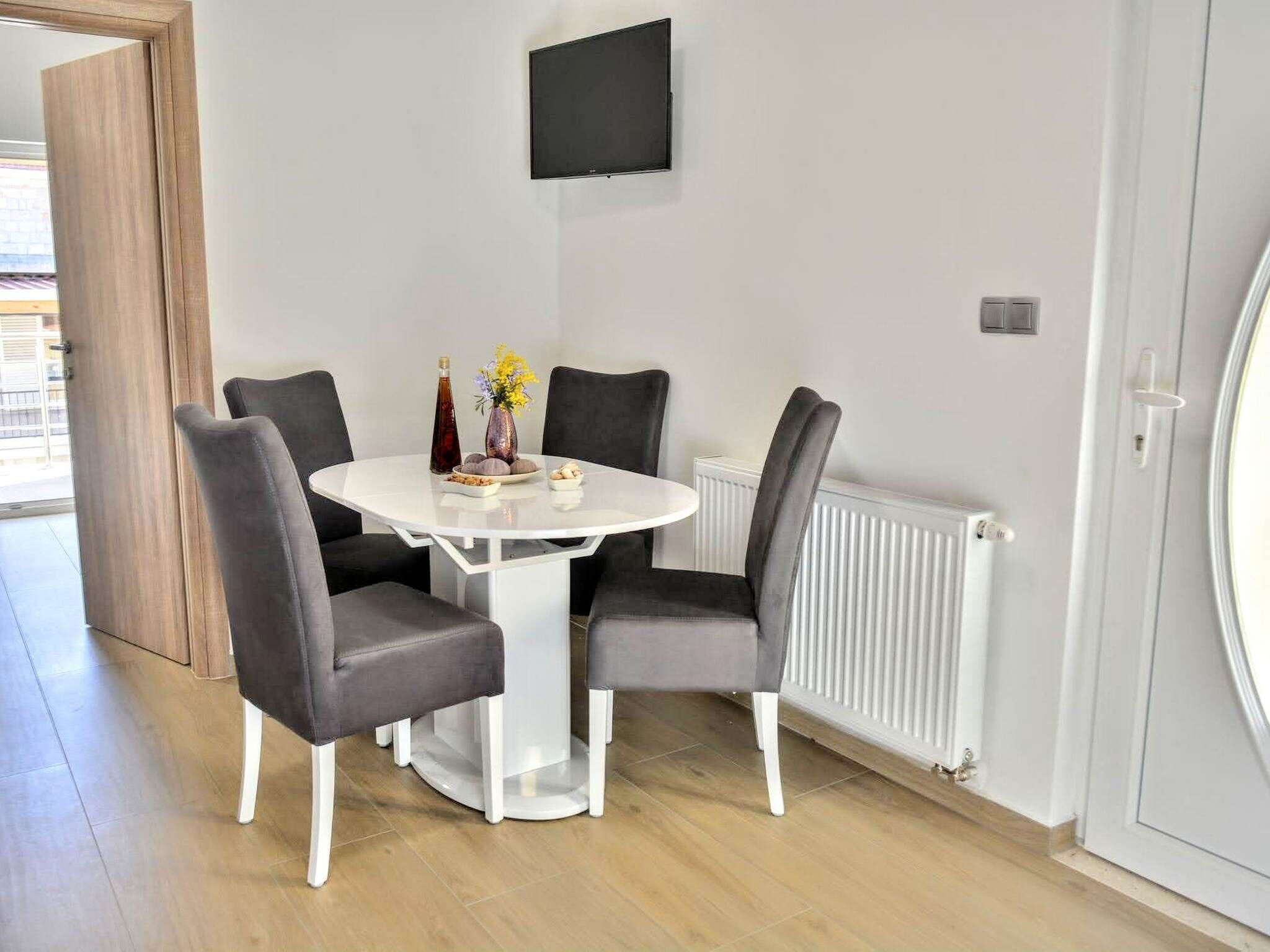 Apartment (Deluxe One Bedroom Apartment with Bal) | Esszimmer