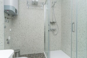 Comfort Studio | Bathroom | Hair dryer, towels - Apartments Olea (Konavle)