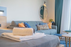 Estúdio conforto | Cofres nos quartos, cortinas blackout, ferros/tábuas de passar roupa