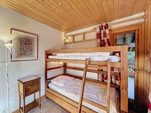 2 bedrooms