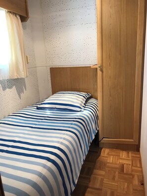 3 Schlafzimmer, Bügeleisen/Bügelbrett