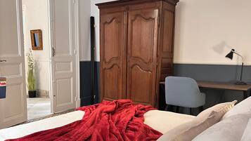 4 slaapkamers, een strijkplank/strijkijzer, wifi, beddengoed