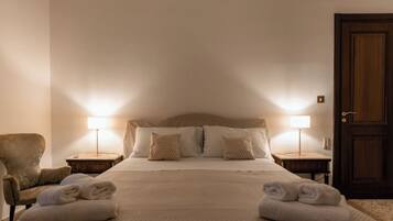 2 Schlafzimmer, Schreibtisch, Reisekinderbett, kostenloses WLAN