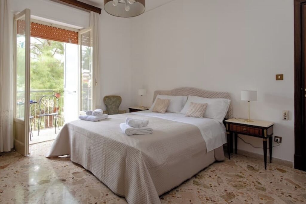 2 Schlafzimmer, Schreibtisch, Reisekinderbett, kostenloses WLAN