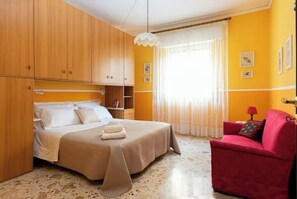 2 camere, una scrivania, culla da viaggio, Wi-Fi gratuito