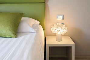 2 間睡房、房內夾萬、熨斗/熨衫板、免費 Wi-Fi
