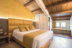 2 bedrooms, in-room safe, iron/ironing board, free WiFi - Exclusive Roman Attic: Between Vatican, Trastevere & Piazza Navona (Roma)