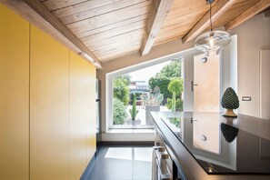 Interior - Exclusive Roman Attic: Between Vatican, Trastevere & Piazza Navona (Roma)