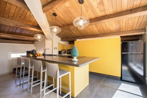 Fridge, microwave, oven, stovetop - Exclusive Roman Attic: Between Vatican, Trastevere & Piazza Navona (Roma)