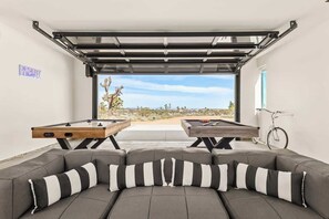 电视、壁炉、办公室