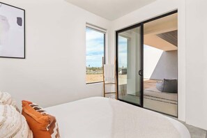 2 bedrooms, iron/ironing board, travel cot, WiFi