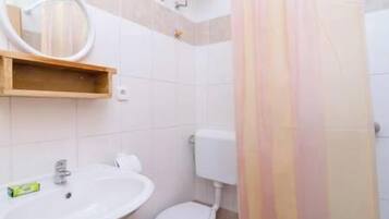 Shower, towels