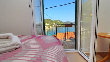 Apartment (Duplex Apartment with Terrace and Sea) | 2 bedrooms, free WiFi, bed sheets