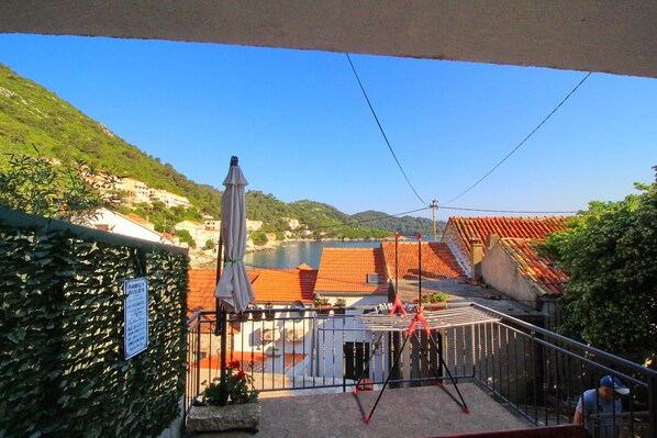 Appartement (Duplex Apartment with Terrace and Sea) | Terrasse/Patio