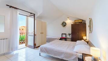 Apartment (One-Bedroom Apartment with Terrace (A) | 1 bedroom, cribs/infant beds, free WiFi