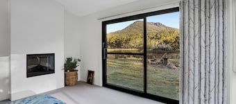 Quamby Bluff Lake House, Deloraine, Tasmania, Australia, Private Lake, Kayaking