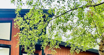 Quamby Bluff Lake House, Deloraine, Tasmania, Australia, Private Lake, Kayaking