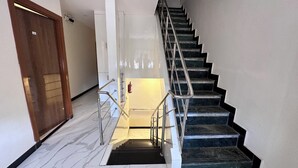 Lobby - Hotel Airport Crown- Near Saki Naka (Mumbai)