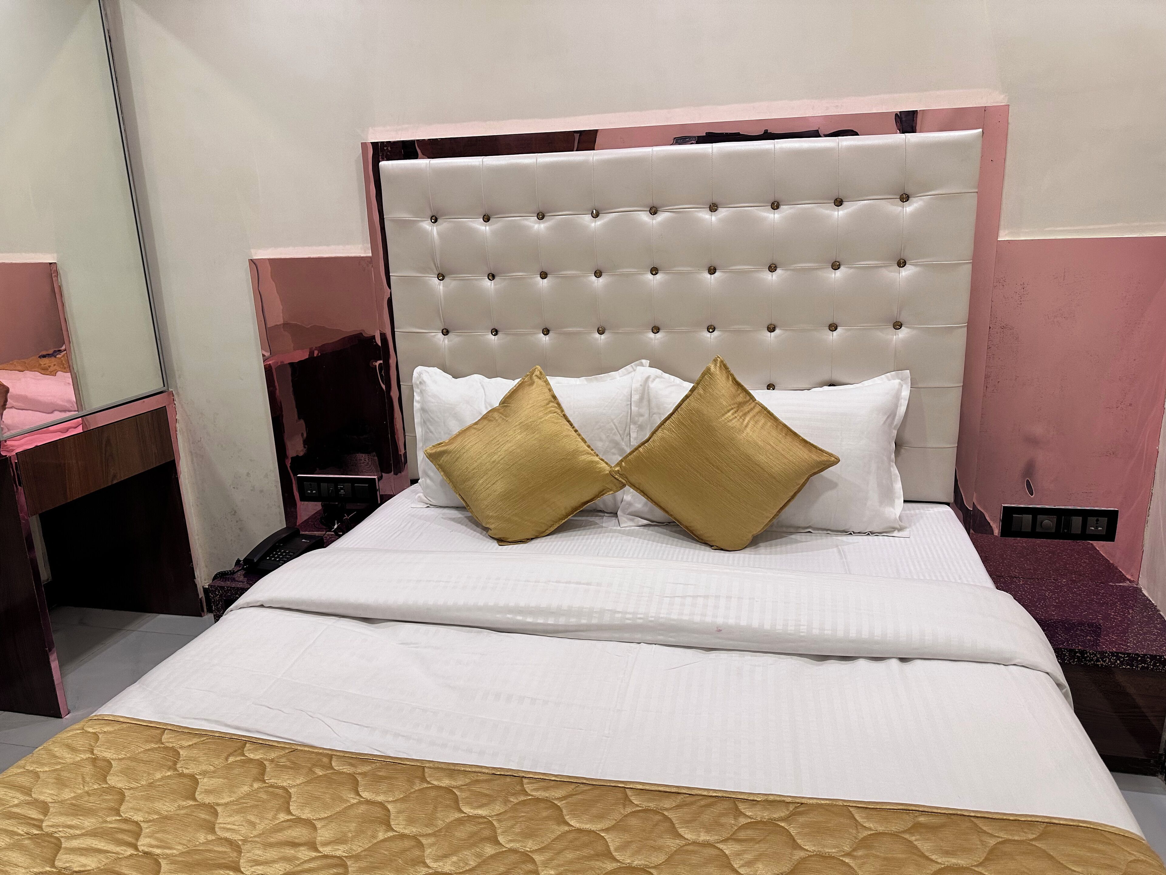Free WiFi, bed sheets
