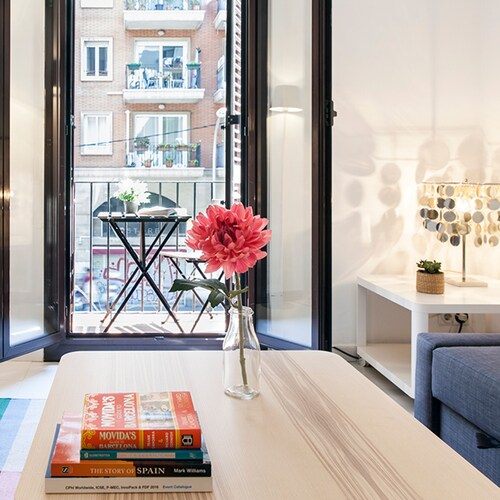 Sagrada Familia Modern ART APT Wi-fi AC Smart TV By Myrentalhost