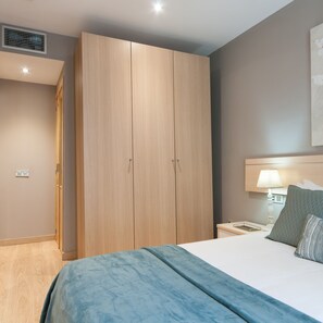 Apartment | 2 bedrooms - Paseo DE Gracia Modernist Apartment TWO BED TWO Bath By Myrentalhost (Barcelona)