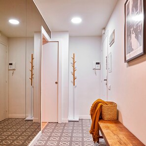 Apartment | 4 bedrooms, Internet - Love Local Life Near Sagrada Familia By Myrentalhost (Barcelona)