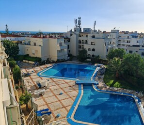 Outdoor pool - Oura Pool and Ocean View Apartment (Albufeira)