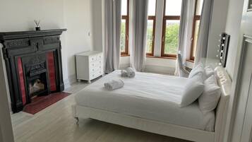 Rumah | 4 kamar tidur, Wi-Fi gratis, dan seprai linen