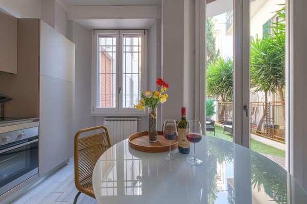 Dining - 10 min walk to Duomo (Firenze)