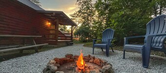 Pluggy’s Place - Perfect Location |Outdoor Firepit