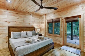 3 bedrooms, iron/ironing board, travel cot, free WiFi