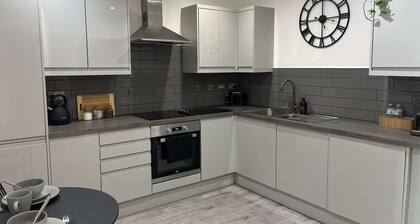 Central Tranquil Deluxe Urban Retreat