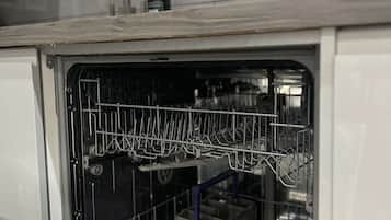 Oven, stovetop, dishwasher