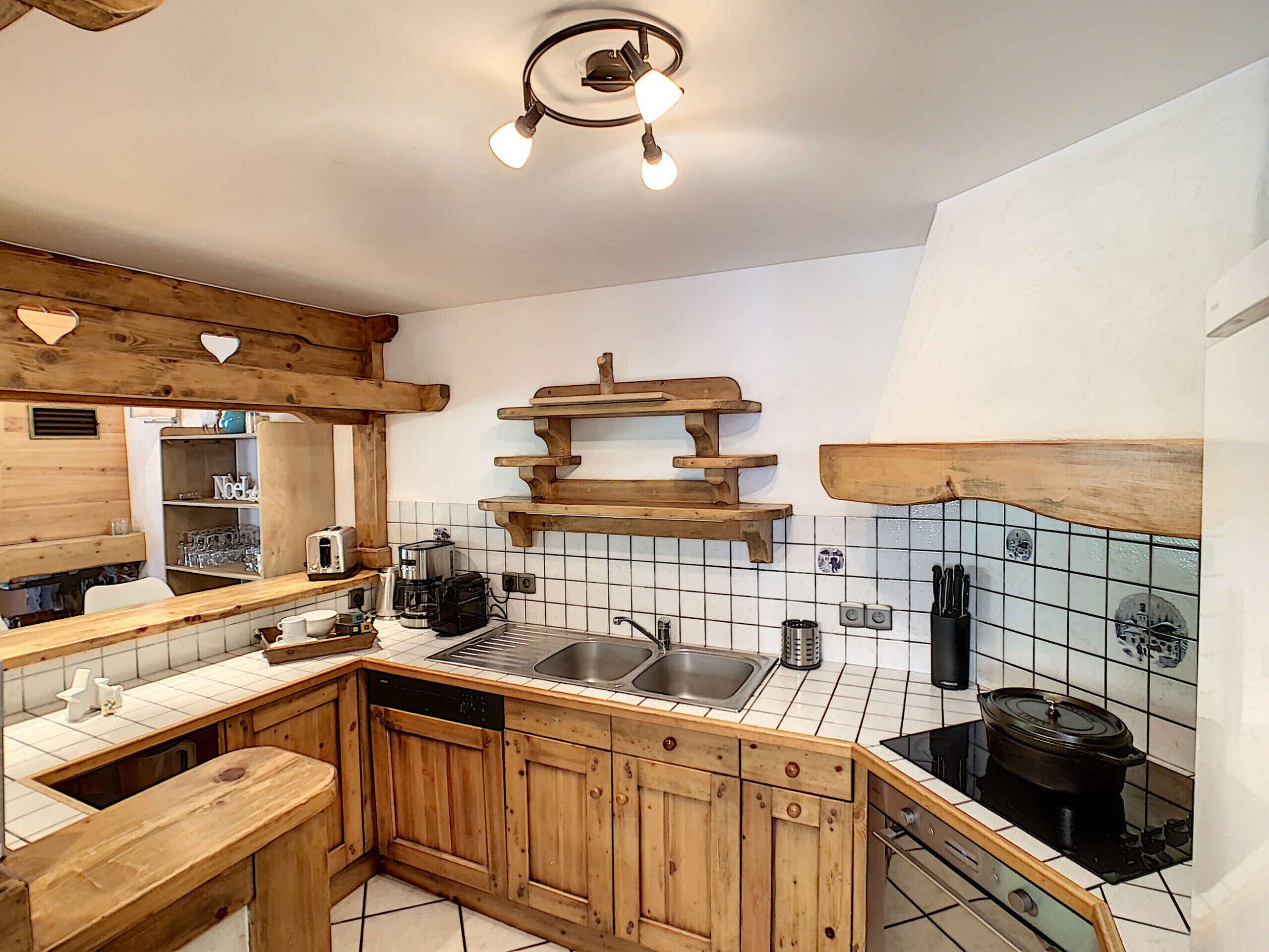 Réfrigérateur, micro-ondes, four, lave-vaisselle