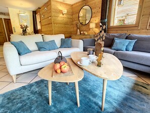 Télévision, cheminée